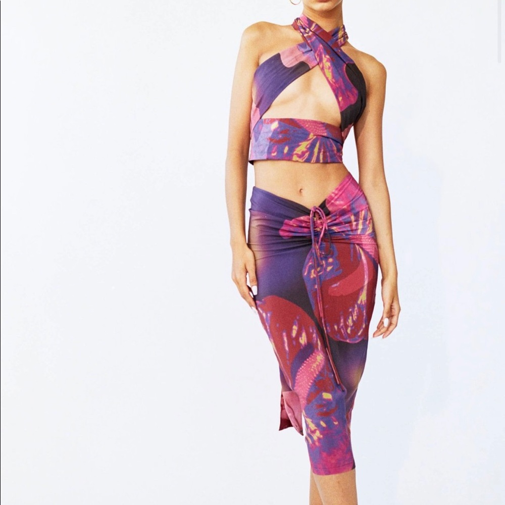 With Jean Naomi Set in Flamboyant Anthurium
